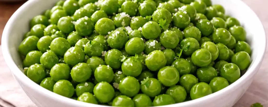 Jak gotować świeży groszek? Wskazówki, jak sprawić, by był delikatny i zielony
