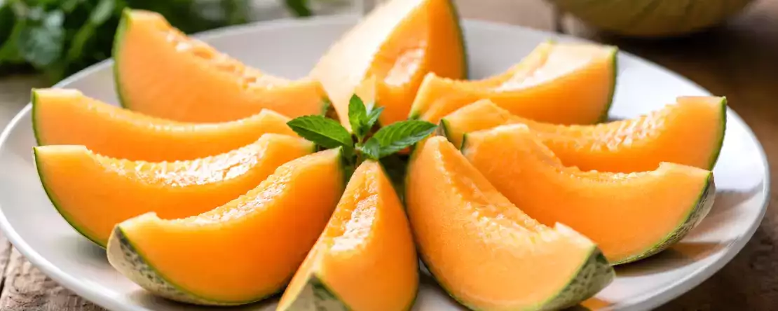 Jak rozpoznać idealnego melona w supermarkecie? 5 wskazówek, które warto znać przed zakupem