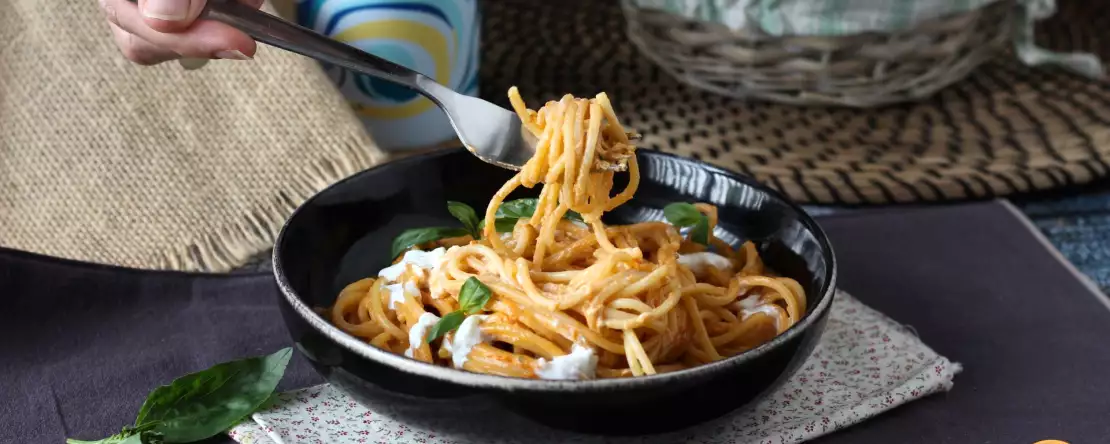 8 przepisów na pierwsze danie z burratą, stracciatellą i mozzarellą, dzięki którym każdy lunch będzie naprawdę smaczny