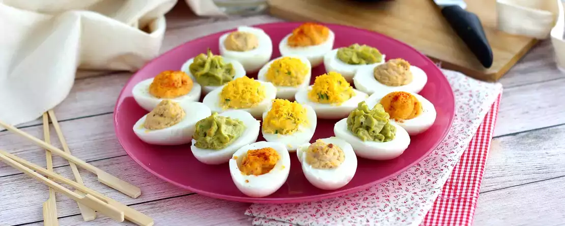 Jajka faszerowane, jajka mimosa i deviled eggs: czy to to samo, czy może przez całe życie myliliśmy te przepisy?