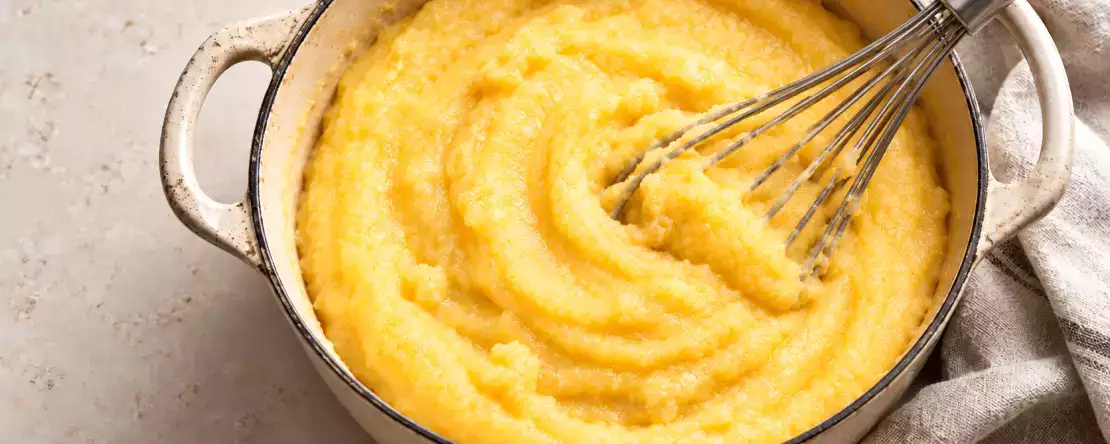 Polenta pełna grudek? Oto dlaczego tak się dzieje i jak ją uratować bez konieczności zaczynania od nowa