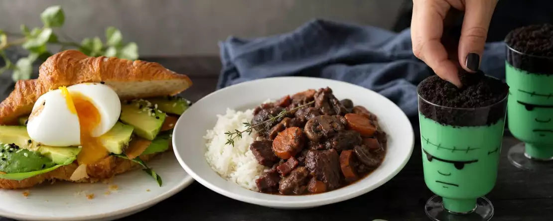 Menu dnia, 30 października: jajko na półmiękko, wołowina po burgundzku i kremy Frankensteina