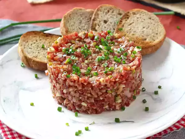 7 zimnych przystawek idealnych na letnie kolacje na świeżym powietrzu
