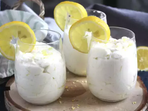 6 cytrynowych deserów, które nie wymagają piekarnika - idealne na lato!