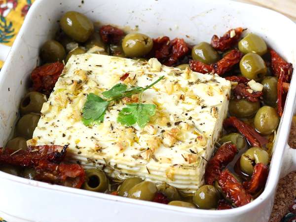 15 przepisów z serem feta: najsmaczniejsze pomysły
