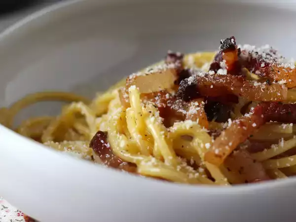 10 przepisów na spaghetti, które są odmianą od bolognese