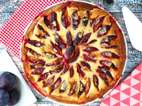 Tarta ze śliwkami w brioszce, którą będziesz chciał robić wielokrotnie