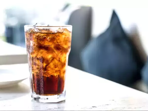 To, co naukowcy odkryli na temat słodkich napojów bezalkoholowych, zmienia wszystko, co myśleliśmy, że wiemy o mikrobiocie.