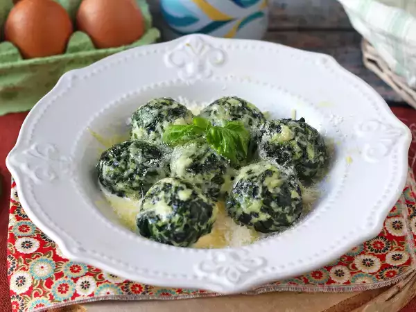 12 pieczonych świątecznych potraw, które można łatwo przygotować z wyprzedzeniem (i które zawsze świetnie wyglądają na stole)