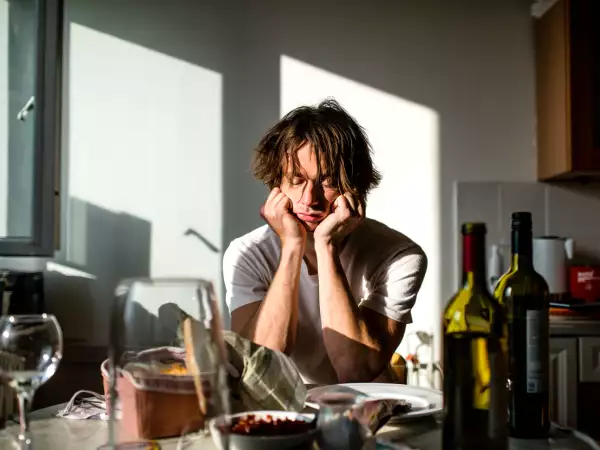 Jak nawodnić organizm po posiłkach lub imprezach alkoholowych?