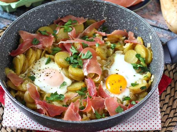 Żegnaj piekarniku: 14 niesamowitych przepisów na patelnie, które udowadniają, że można dobrze gotować przy znacznie mniejszym wysiłku