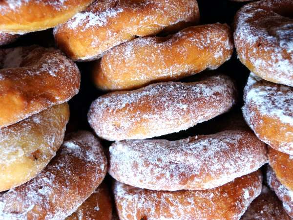 Na Mardi Gras te 3 przepisy na pączki z pewnością wywołają sensację