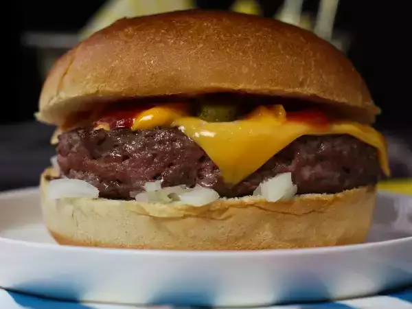 17 najbardziej lubianych amerykańskich przepisów (na słodko i słono): najlepsze dania kuchni amerykańskiej do przygotowania w domu