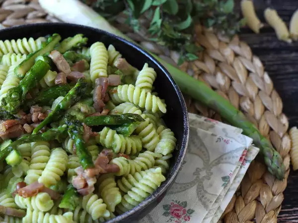 Co ugotować w marcu: 10 łatwych i zaskakujących sezonowych przepisów na cotygodniowe menu