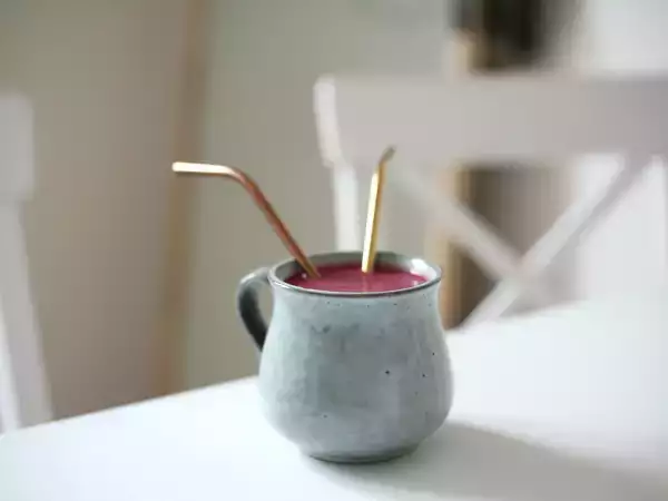 Masz problemy z zasypianiem w nocy? Szklanka tego soku owocowego rozwiąże Twoje problemy ze snem!