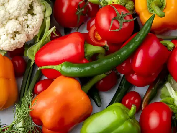 Błonnik to nie wszystko: czym różni się błonnik rozpuszczalny od nierozpuszczalnego i jakie jest jego działanie w jelitach