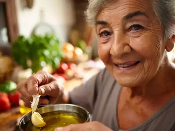 Babcia zawsze wiedziała: czosnek musi zostać usunięty, a powód nie jest taki, jak myślisz