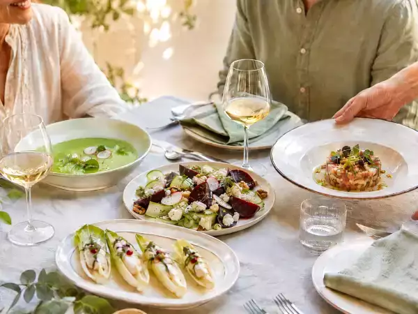 18 zimnych przystawek, które odświeżą wiosenne menu i zaskoczą smakiem w każdym kęsie