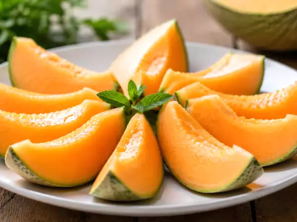 Jak rozpoznać idealnego melona w supermarkecie? 5 wskazówek, które warto znać przed zakupem
