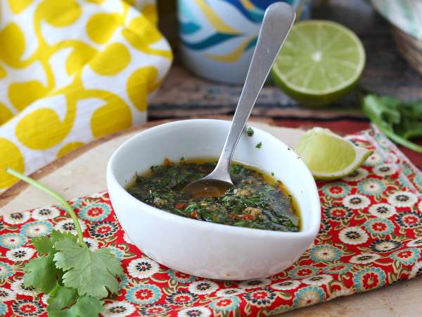 Chimichurri, argentyński sos, który zasługuje na swoje miejsce podczas grillowania: składniki i trzy wskazówki, jak go dobrze przygotować