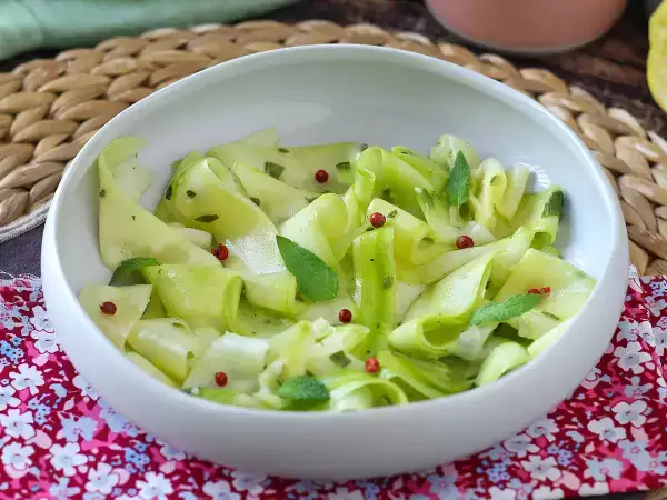 Niezawodny sposób na marynowane cukinie: jak przygotować je tak, by były idealne i smaczne jak w restauracji