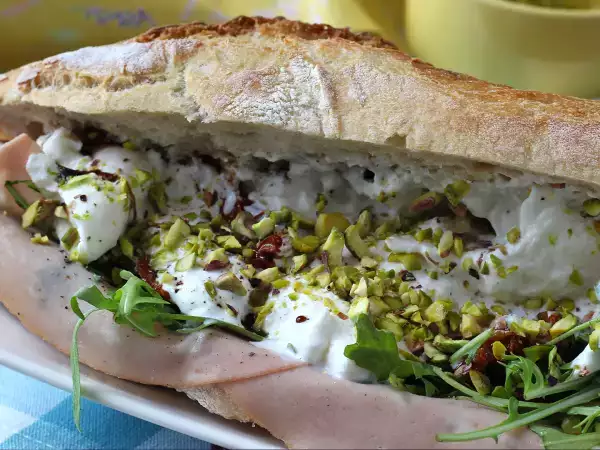 Mortadela, burrata i pistacje: dlaczego to włoskie połączenie jest teraz tak popularne