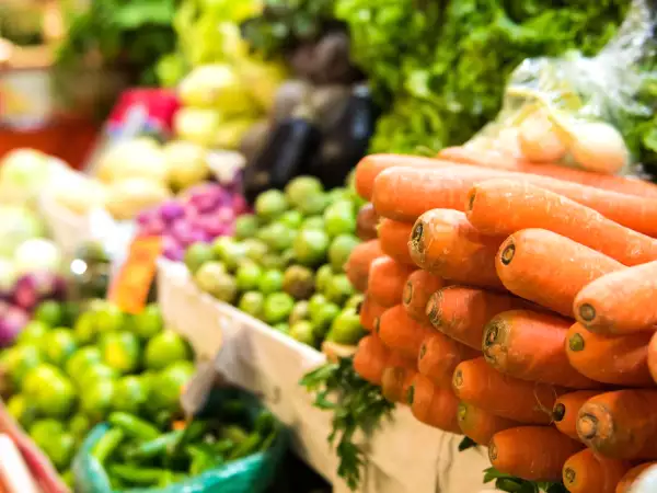 Październikowe zakupy: 7 sezonowych produktów, które warto kupić, aby przygotować kilka posiłków bez nadwyrężania budżetu