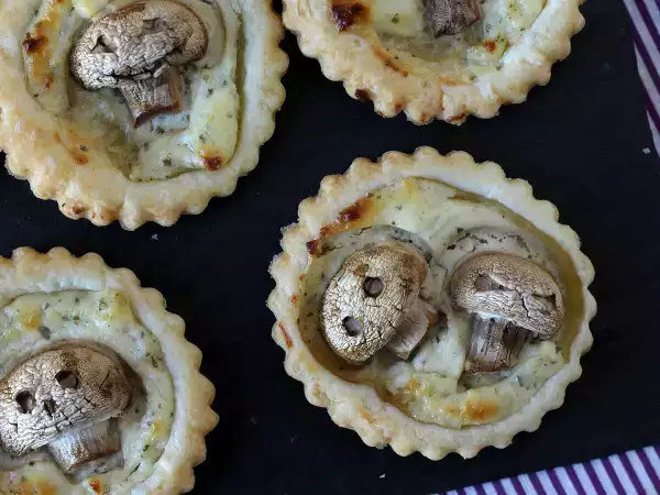 Te małe tartaletki z pieczarkami to idealna przekąska na Halloween