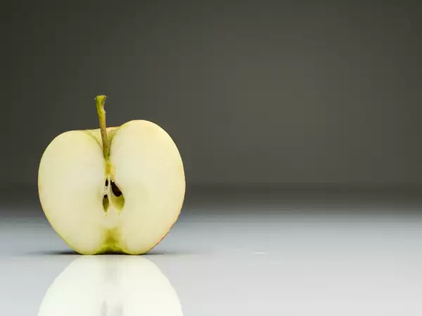 Owoce są jeszcze niedojrzałe? Dowiedz się, kiedy jabłko może pomóc im szybciej dojrzeć