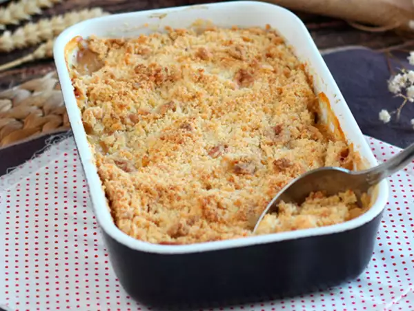 Crumble z jabłkami nie jest chrupiące? Błędy, przez które wychodzi miękkie