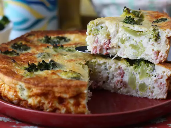 6 przepisów na quiche bez ciasta tak kuszących, że zechcesz wypróbować wszystkie (a nie tylko jeden)