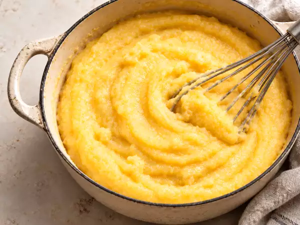 Polenta pełna grudek? Oto dlaczego tak się dzieje i jak ją uratować bez konieczności zaczynania od nowa