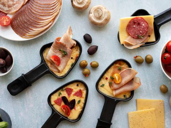 3 powody, dla których warto wybrać raclette na sylwestrową kolację!