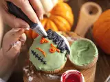 Artykuły: Cztery błędy w barwieniu żywności, które wyjaśniają, dlaczego desery na Halloween nie wychodzą tak, jak się spodziewałeś.