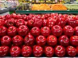 Artykuły: Czy ufasz tym błyszczącym jabłkom z supermarketu? Kryje się za tym coś, o czym niewielu wie