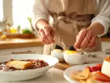 Artykuły: Codzienny menu, 4 maja: wykwintne jajka, klasyczna zupa cebulowa i wegańska panna cotta