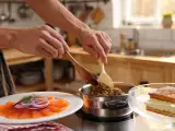 Artykuły: Codzienny menu, 8 maja: smakowite gravlax, soczewica z wieprzowiną i waniliowe mille-feuille