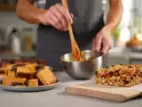 Artykuły: Menu dnia, 4 lipca: słodko-pikantne trio — ciasteczka Twix, chrupiąca sałatka ryżowa z łososiem i ciasto musli bez cukru
