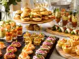 Artykuły: Domowy bufet z przekąskami: 28 przepisów na mini-przekąski na aperitif na poziomie profesjonalnej firmy cateringowej