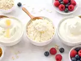 Artykuły: Skyr vs twaróg chudy vs jogurt grecki - porównanie białka, tłuszczu i kalorii, który wybrać?