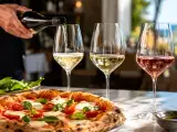 Artykuły: Jak dobrać odpowiednie wino do każdego rodzaju pizzy: najważniejsze porady sommelierów specjalnie dla Ciebie