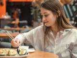 Artykuły: Jeśli jesz sushi w ten sposób, robisz to źle: czego Japończyk nigdy by nie zrobił.
