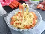 Przepis Tagliatelle z wędzonym łososiem i koperkiem
