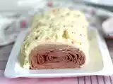 Przepis Bûche de crêpes z białą czekoladą i malinami