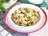 Przepis Tortellini z parmezanem, szynką i bazylią