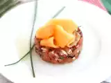 Przepis Tatar z szynki, melona i pomidorów