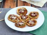 Przepis Tosty z pesto, parmezanem i suszonymi pomidorami