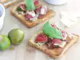 Przepis Bruschetta z figami, parmezanem i szynką parmeńską