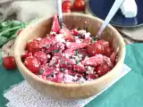 Przepis Sałatka z truskawkami, pomidorami, fetą i bazylią