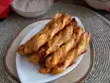 Przepis Twist z ciasta francuskiego z pesto rosso i mozzarellą